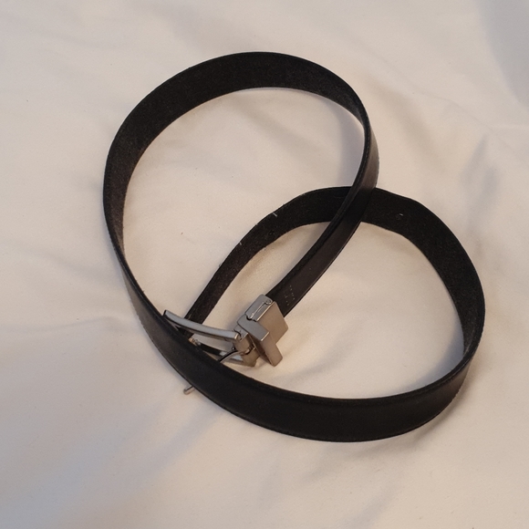 Four (4) fancy belts - Picture 5 of 5